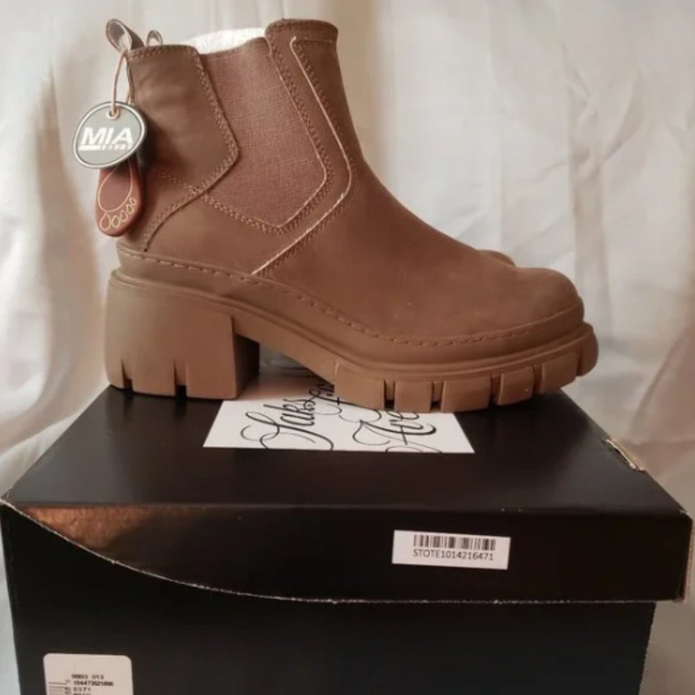 Mia Tan Connor Boots